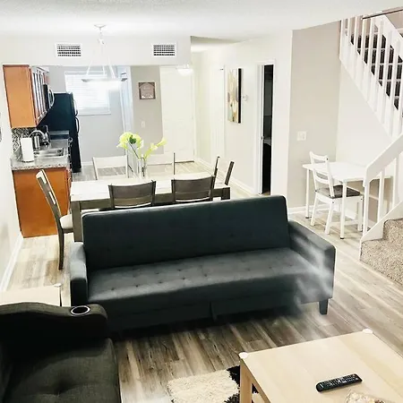 Mandarin Cheerful 2 Bedroom Townhouse W/Fireplace